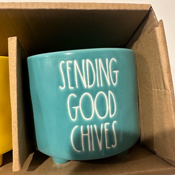 Rae Dunn 3 Planters - Picture 9 of 10